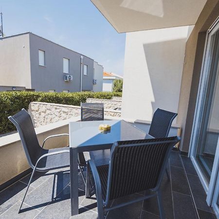 Apartments Lemon Novalja Eksteriør billede