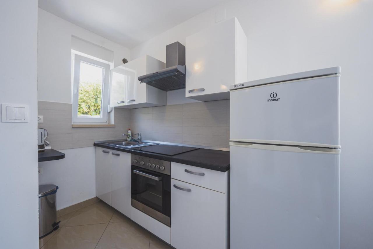 Apartments Lemon Novalja Eksteriør billede