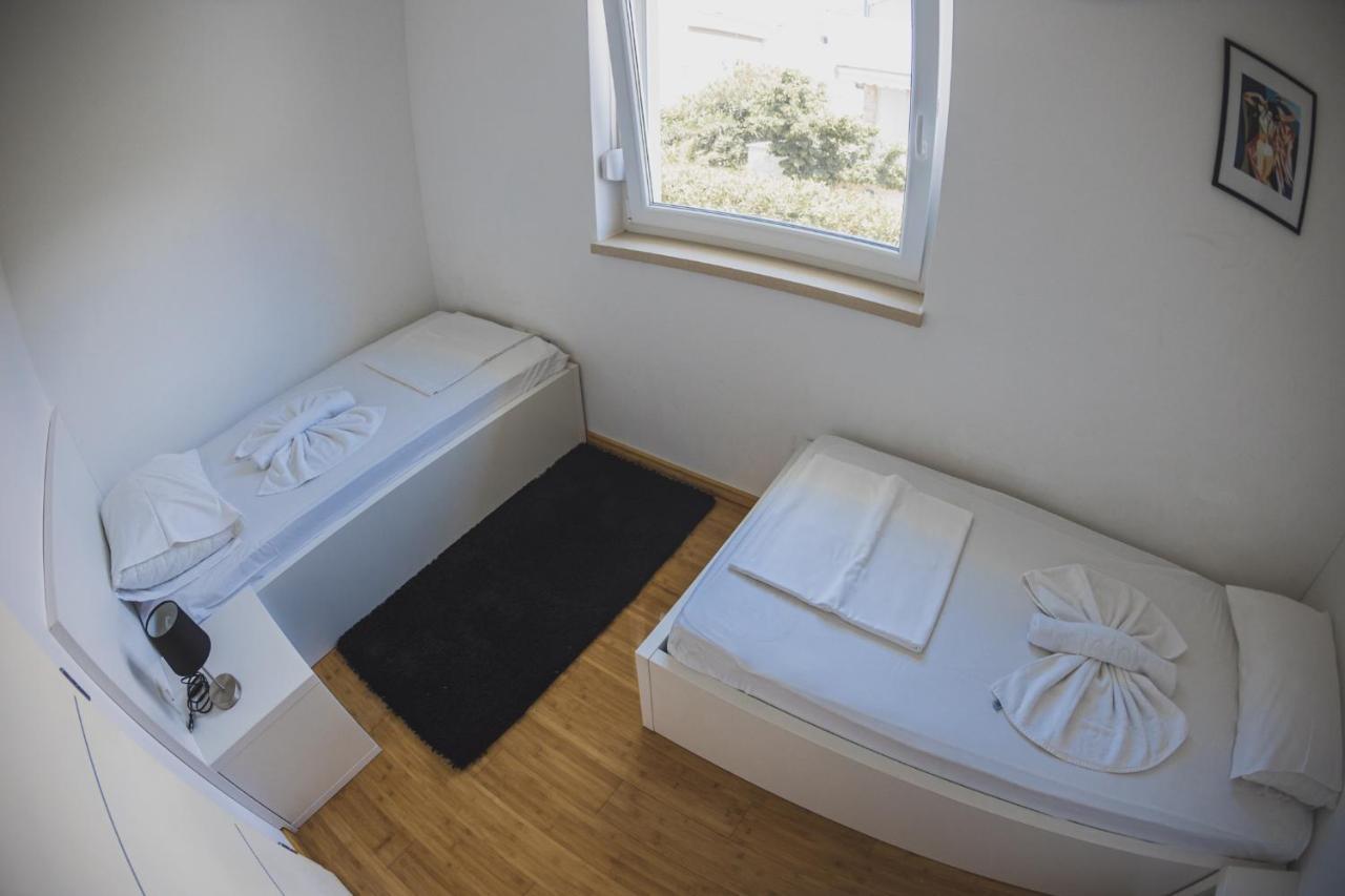 Apartments Lemon Novalja Eksteriør billede
