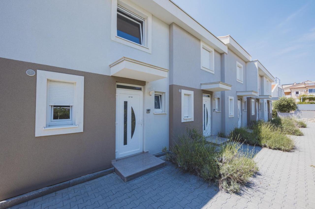 Apartments Lemon Novalja Eksteriør billede
