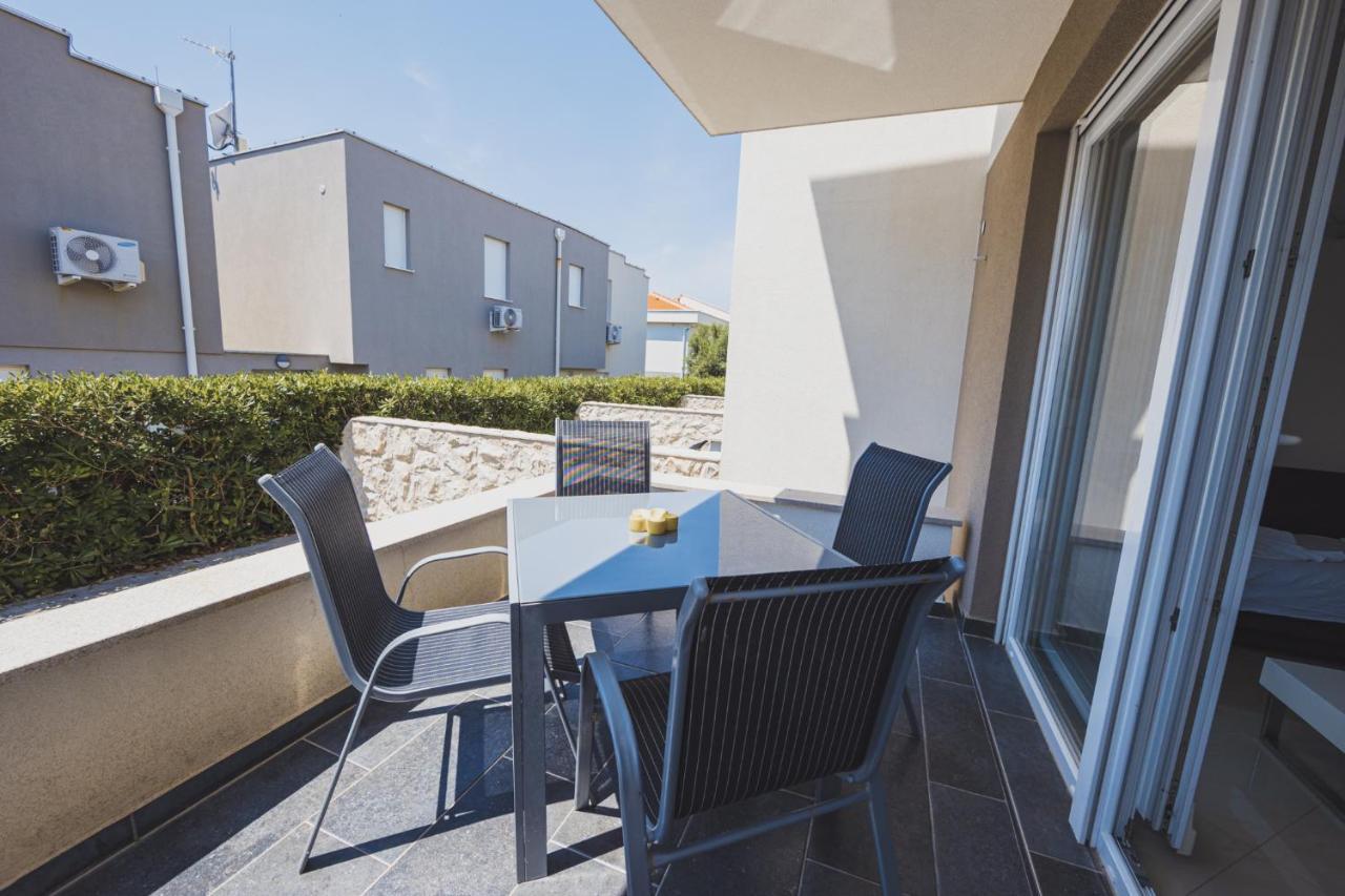Apartments Lemon Novalja Eksteriør billede